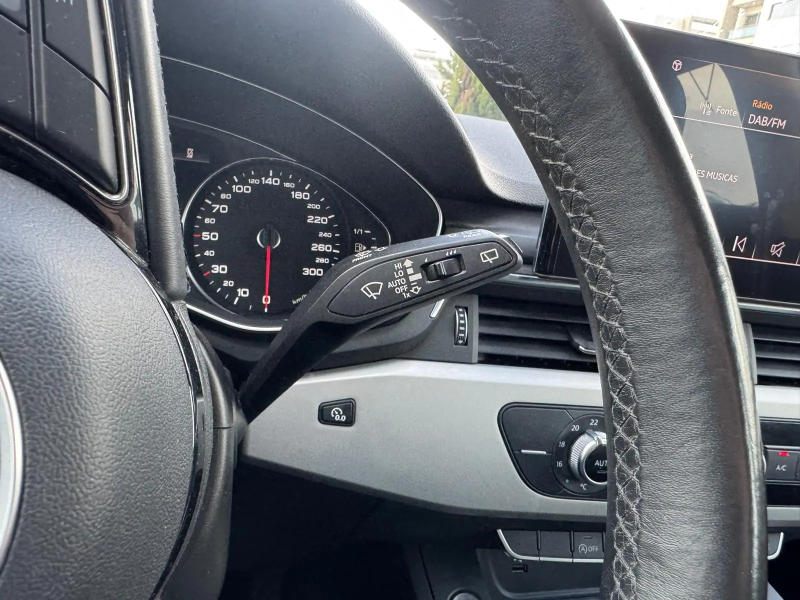 Audi A4 Avant 35 TDI S tronic 23