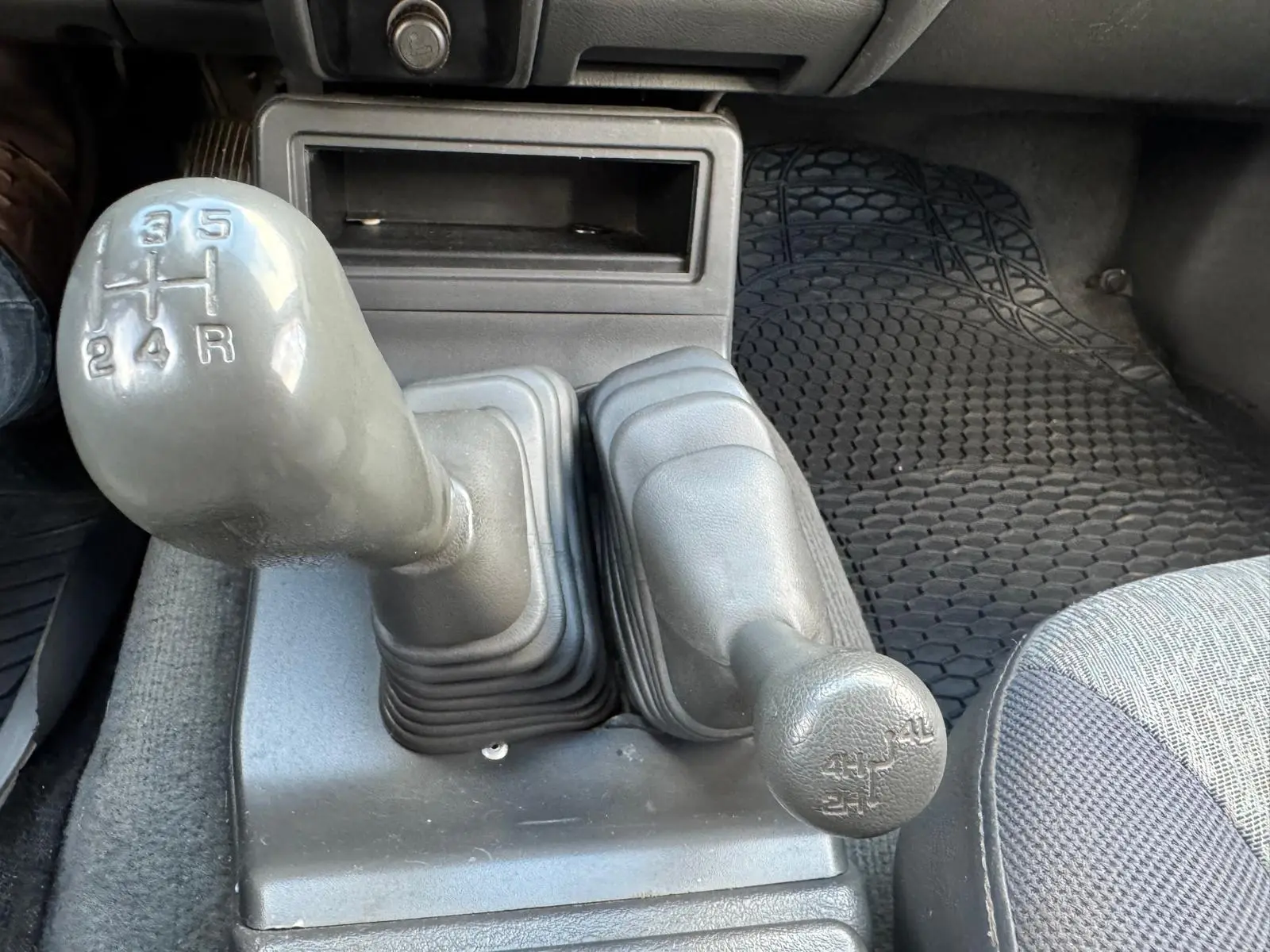 Mitsubishi L200 2.5 TD CD 3200 38