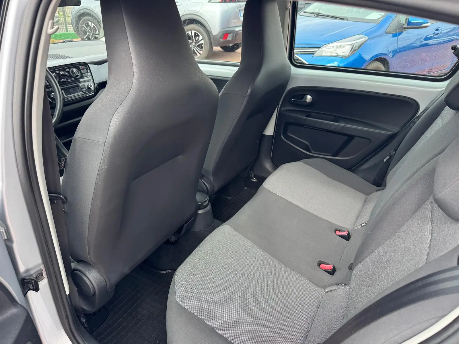 Volkswagen Up! 1.0 BlueMotion Move 13