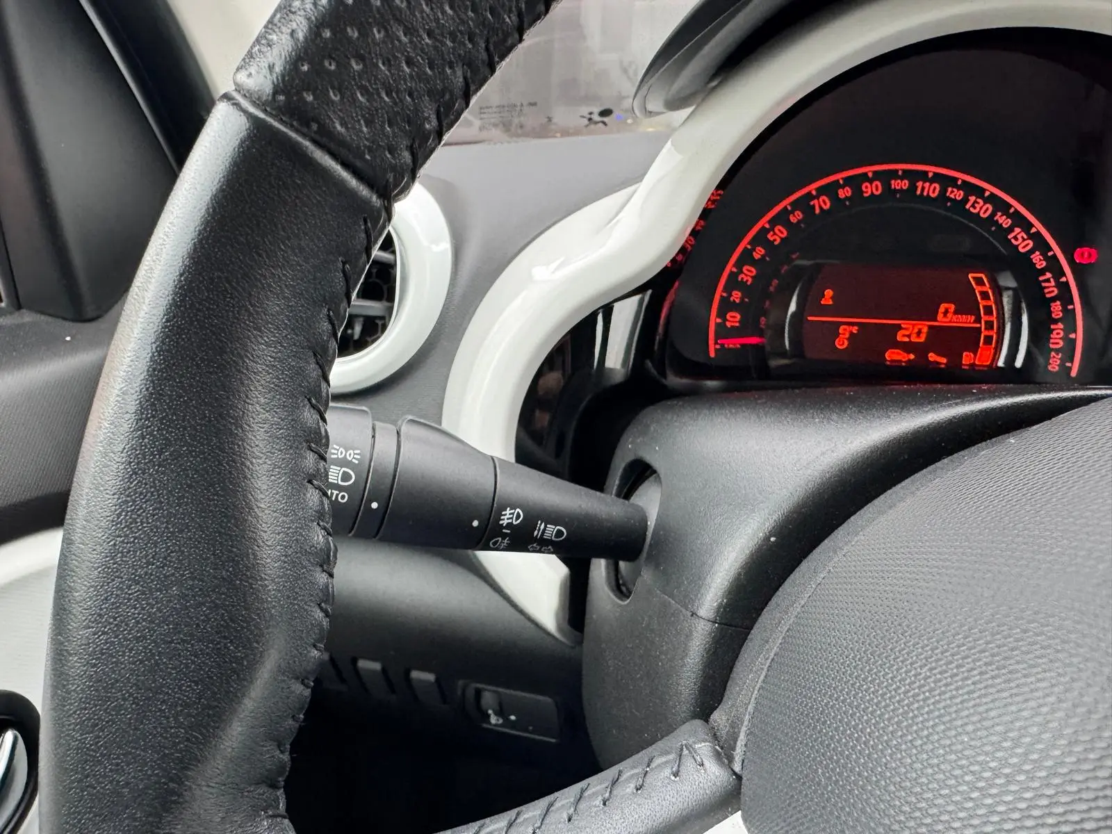 Renault Twingo 1.0 SCe Zen 27