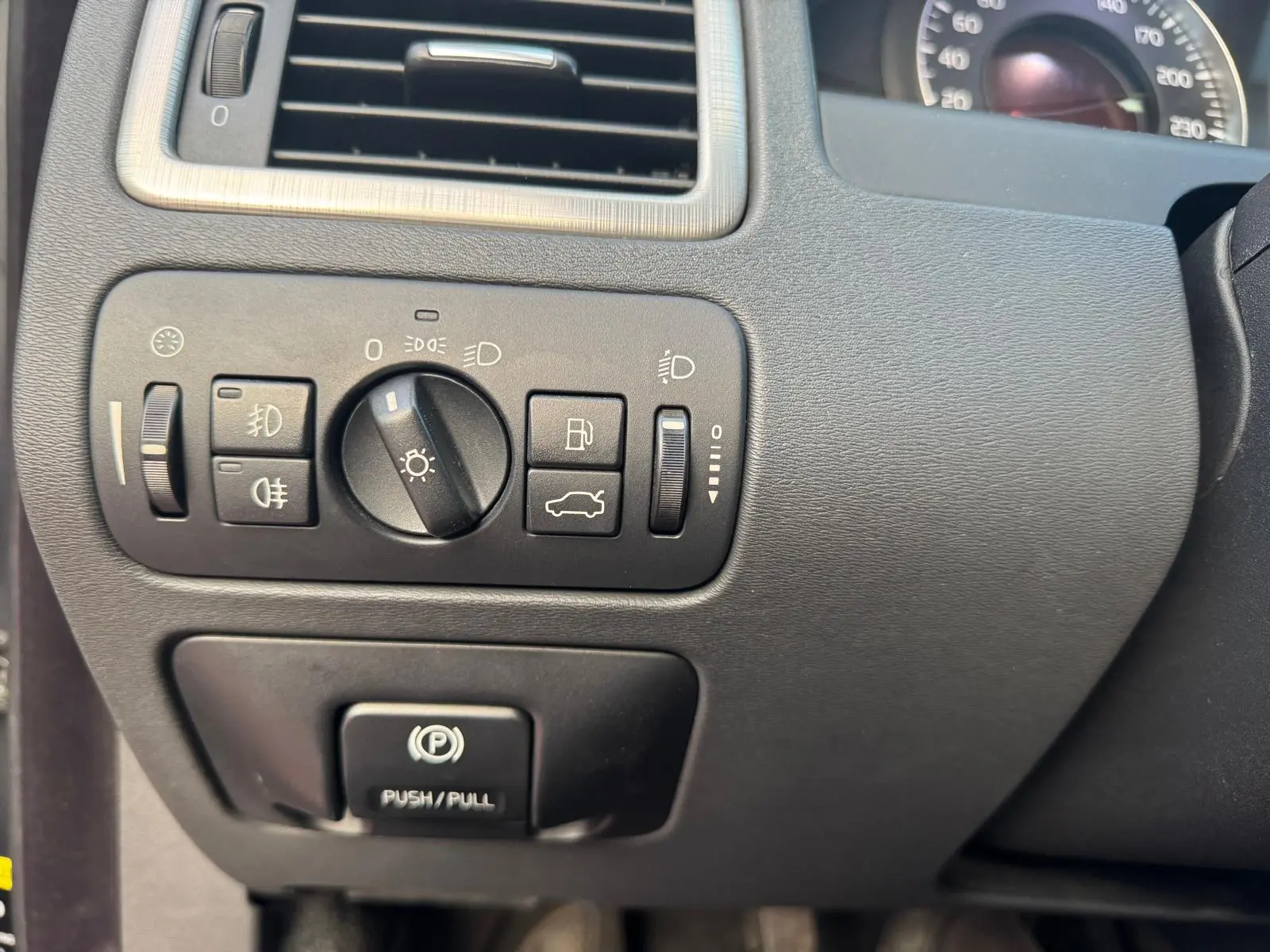 Volvo S80 2.0 D Momentum 27