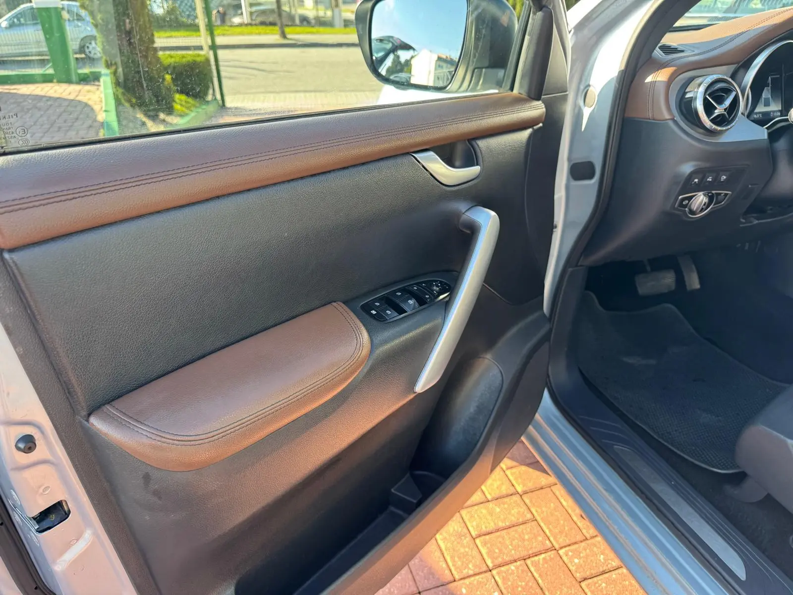 Mercedes-Benz X 350 d Power 4-Matic 14