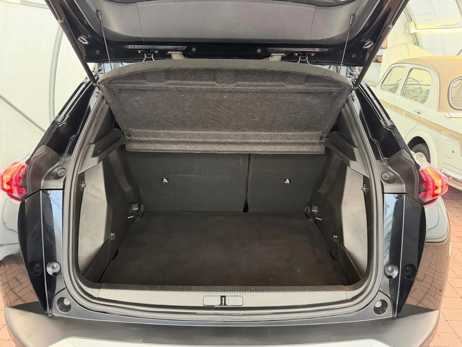 Peugeot 2008 1.5 BlueHDi GT Pack EAT8 26