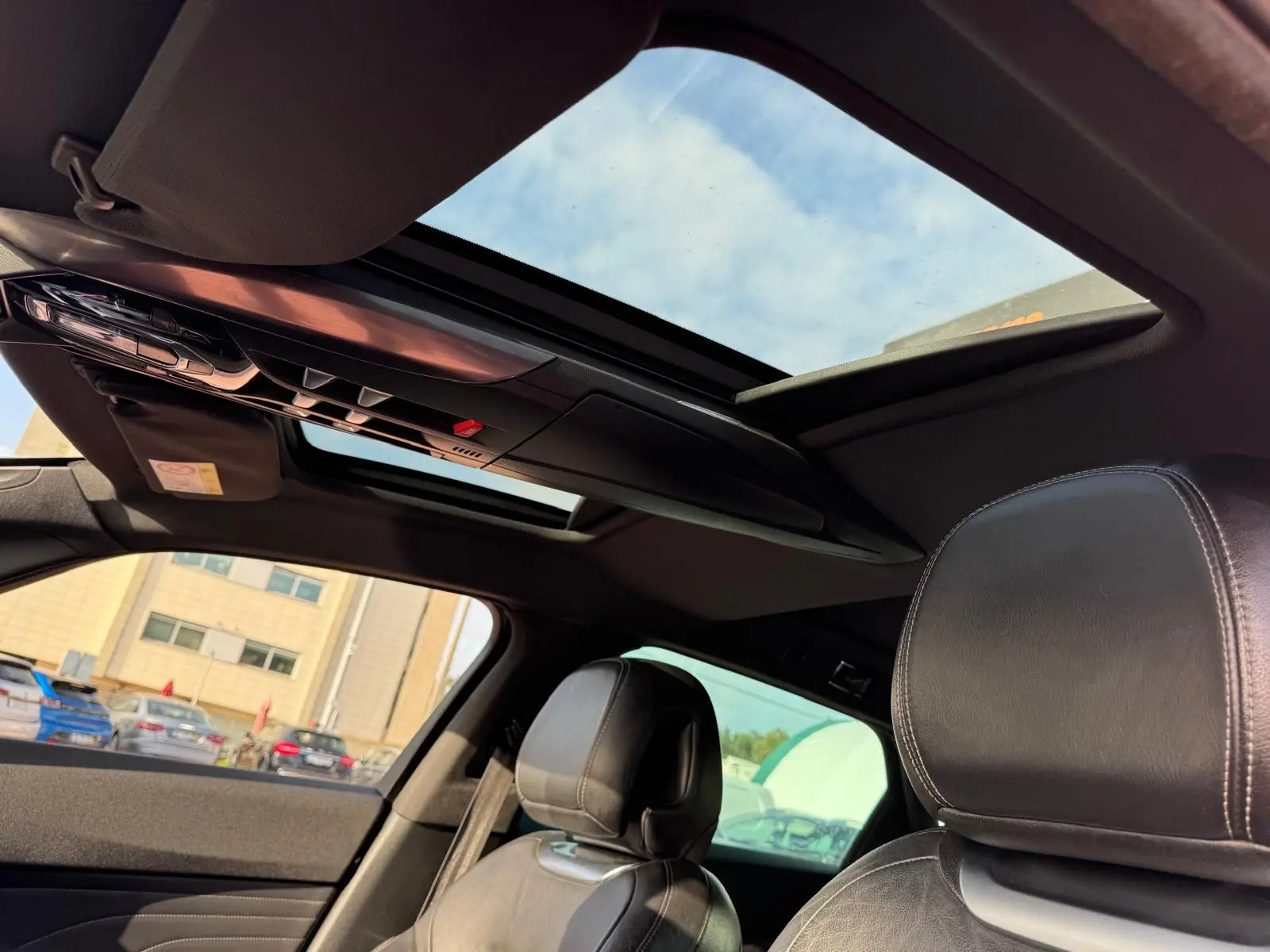 Citroën DS5 2.0 HDi Hy4 So Chic CMP6 102g 23