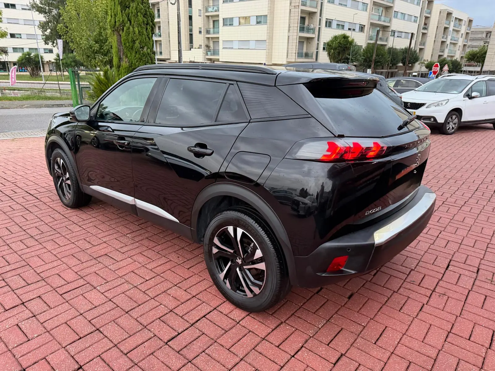 Peugeot 2008 1.5 BlueHDi GT Pack EAT8 56