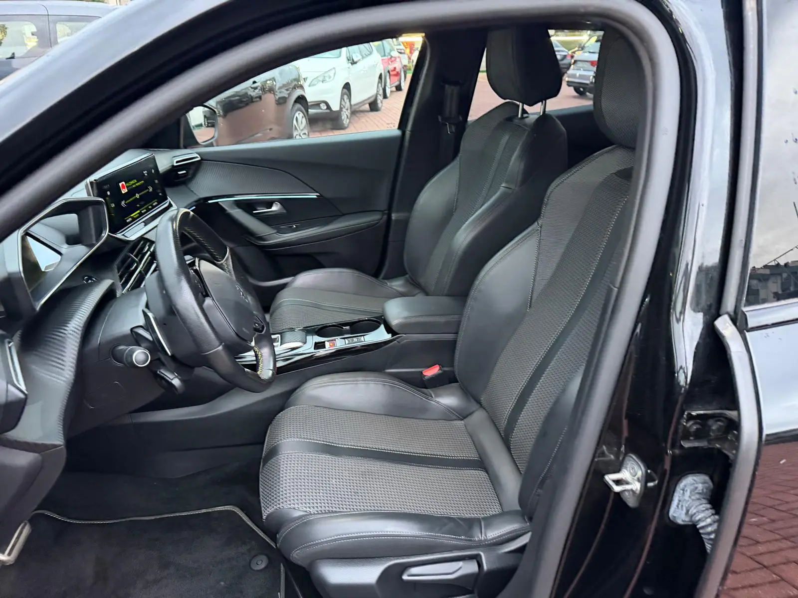 Peugeot 2008 1.5 BlueHDi GT Pack EAT8 5