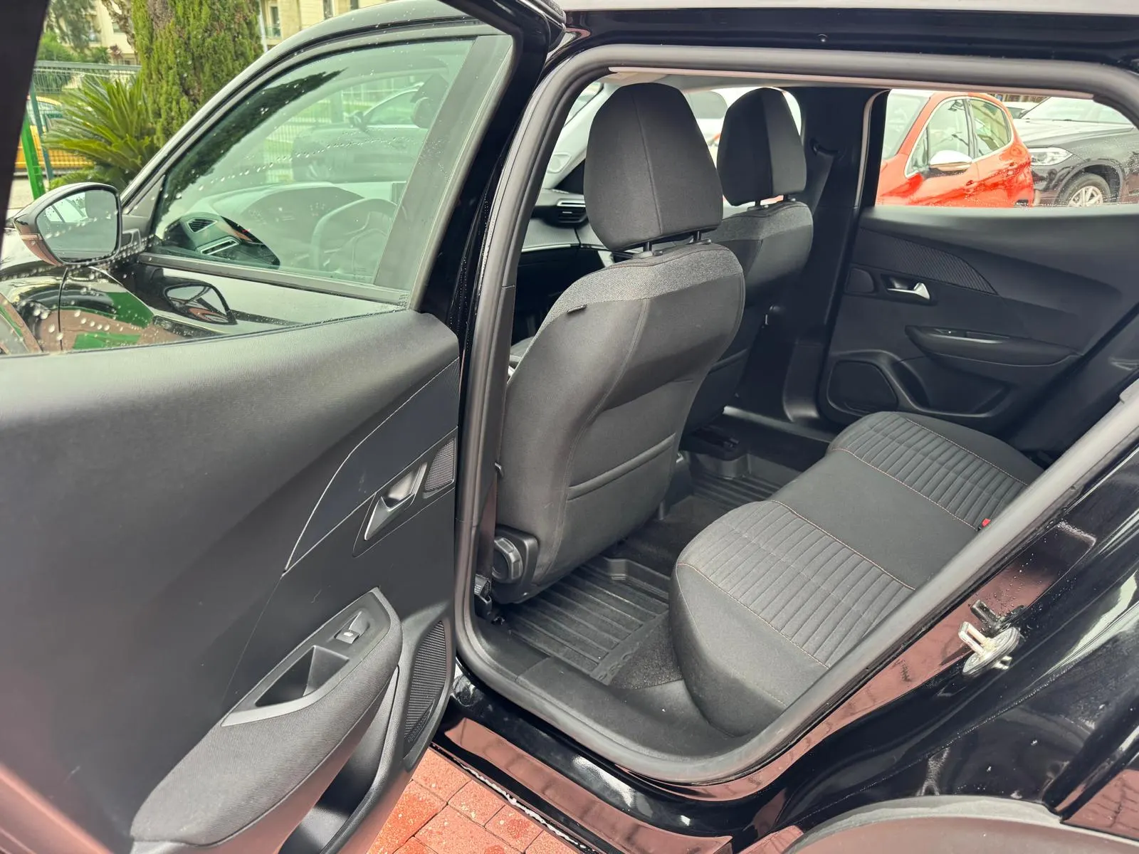 Peugeot 2008 1.2 PureTech Active Pack 11