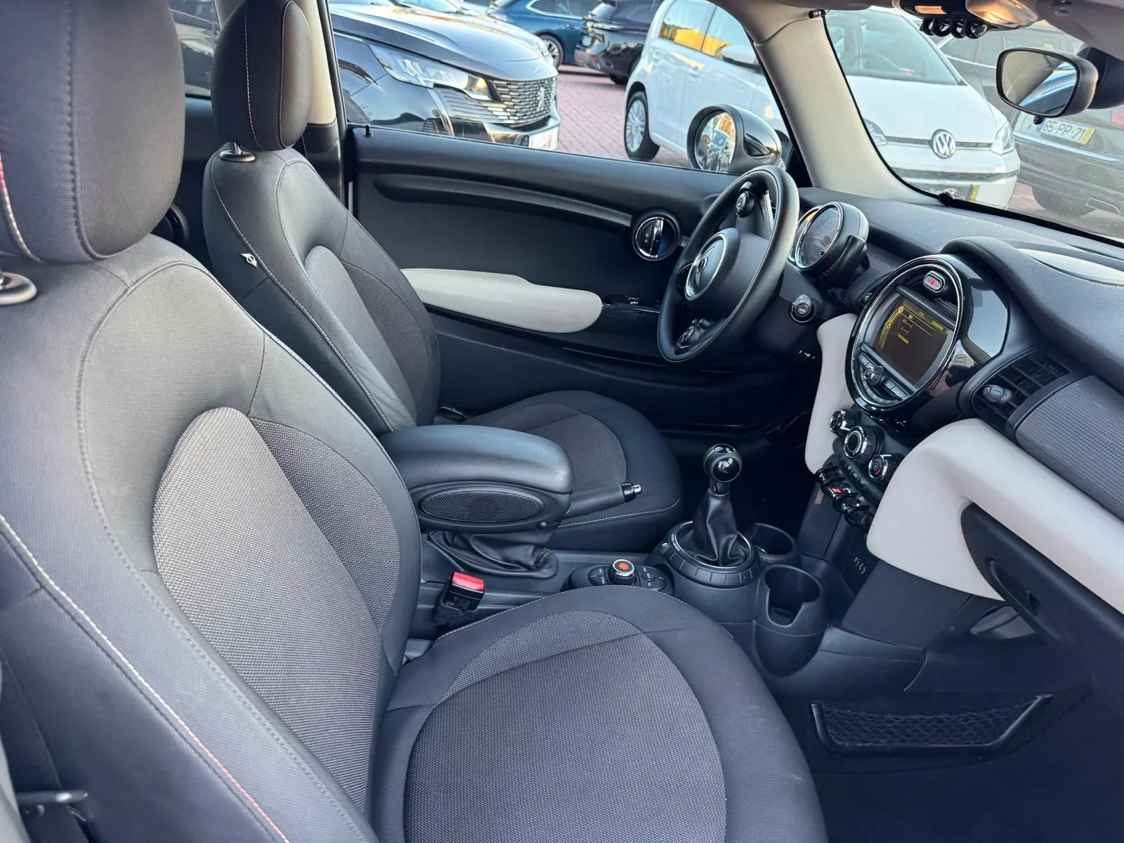 MINI 3 Portas One 18