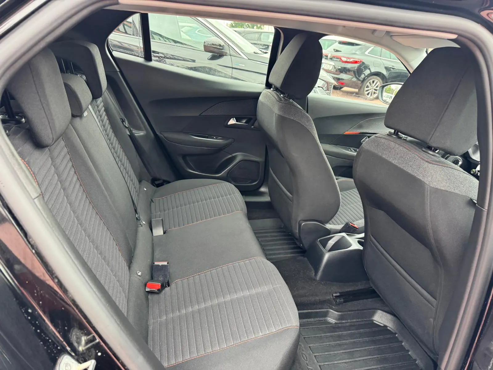 Peugeot 2008 1.2 PureTech Active Pack 18