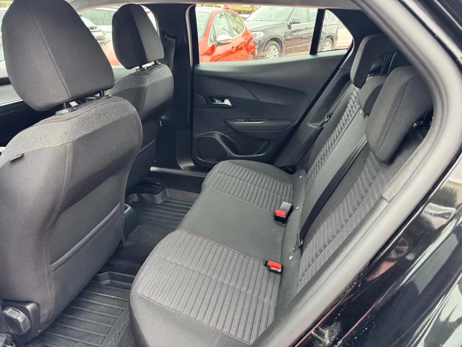 Peugeot 2008 1.2 PureTech Active Pack 14