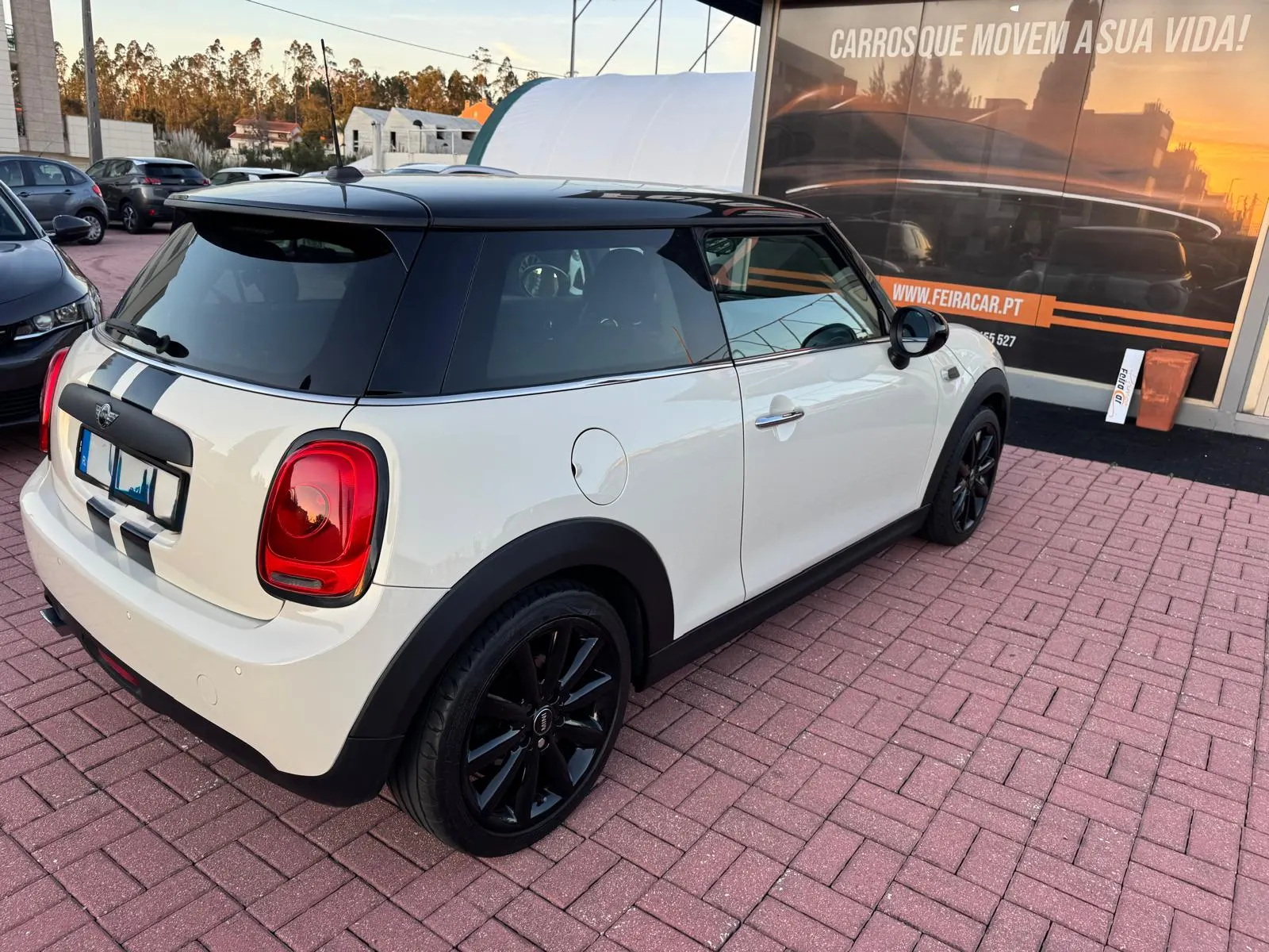 MINI 3 Portas One 31