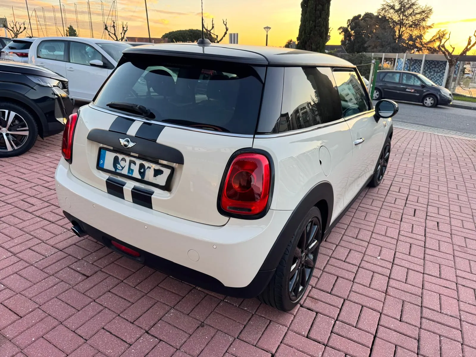 MINI 3 Portas One 29