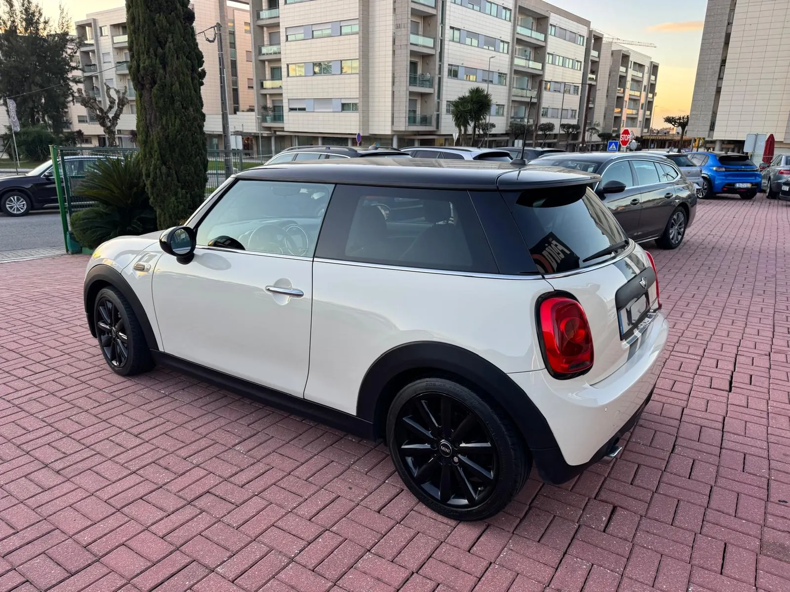 MINI 3 Portas One 7