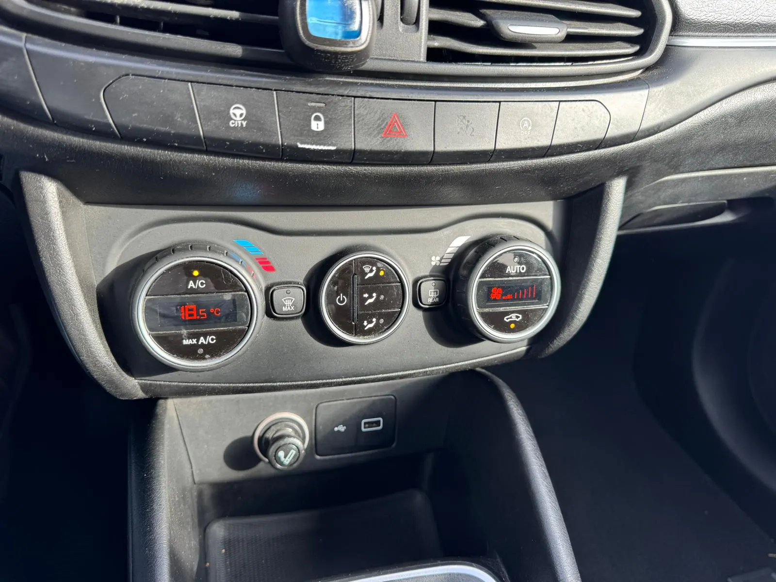 Fiat Tipo Station Wagon 1.3 M-Jet Lounge J17 22