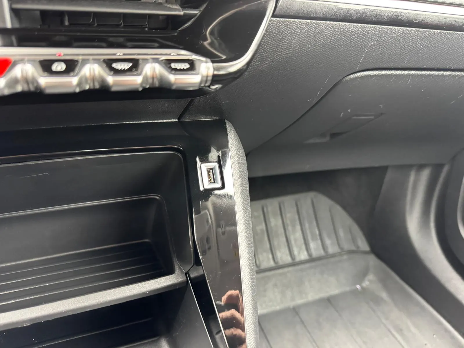 Peugeot 2008 1.2 PureTech Active Pack 36