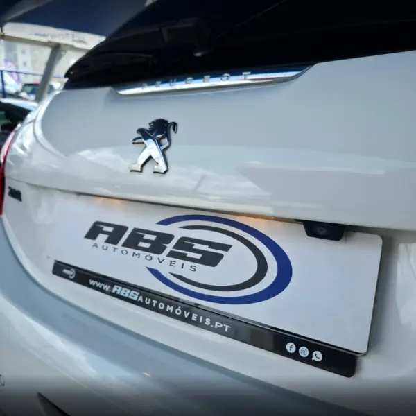 Peugeot 208 1.2 PureTech Signature 16
