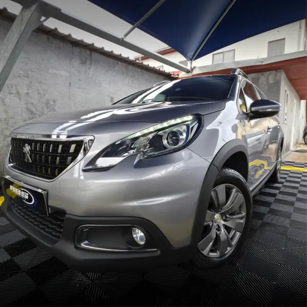 Peugeot 2008 1.2 PureTech Signature 4