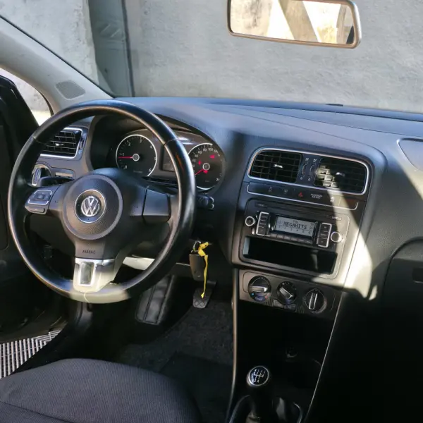 Volkswagen Polo 1.6 TDI Highline 10