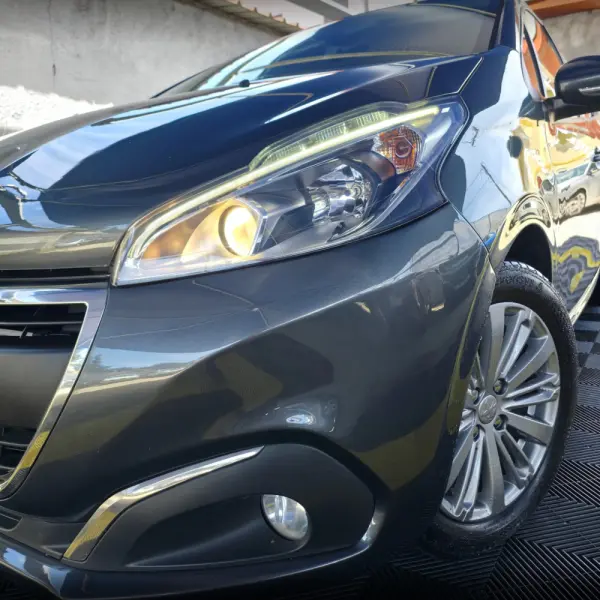 Peugeot 208 1.2 PureTech Style 6