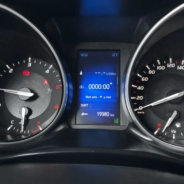 Toyota Avensis Touring Sports 1.6 D-4D Luxury+GPS 20