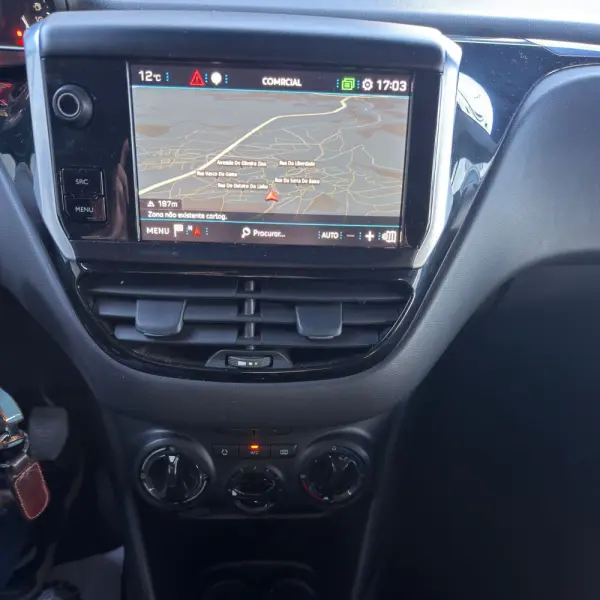 Peugeot 208 1.2 PureTech Style 9