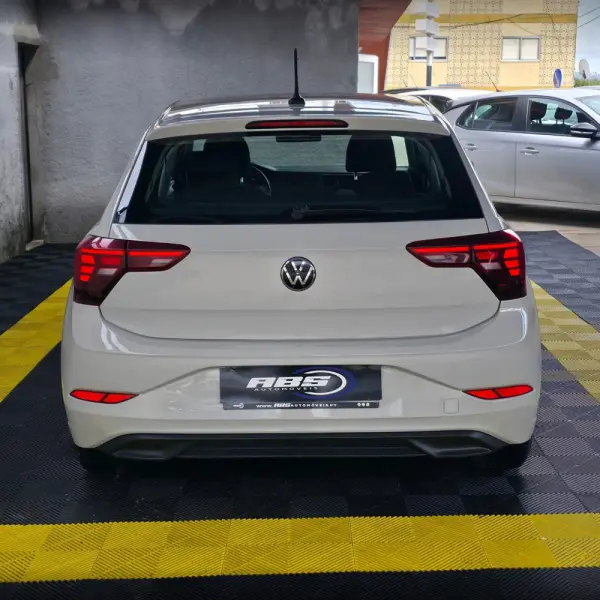 Volkswagen Polo 1.0 Trendline 6