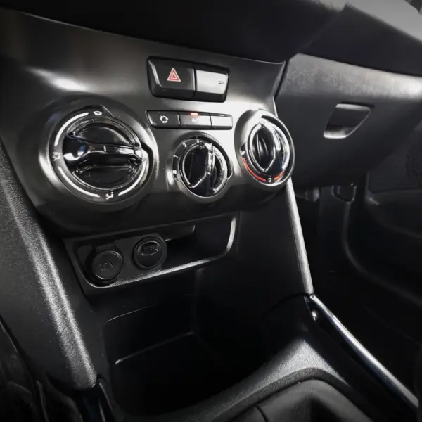 Peugeot 2008 1.2 PureTech Signature 21