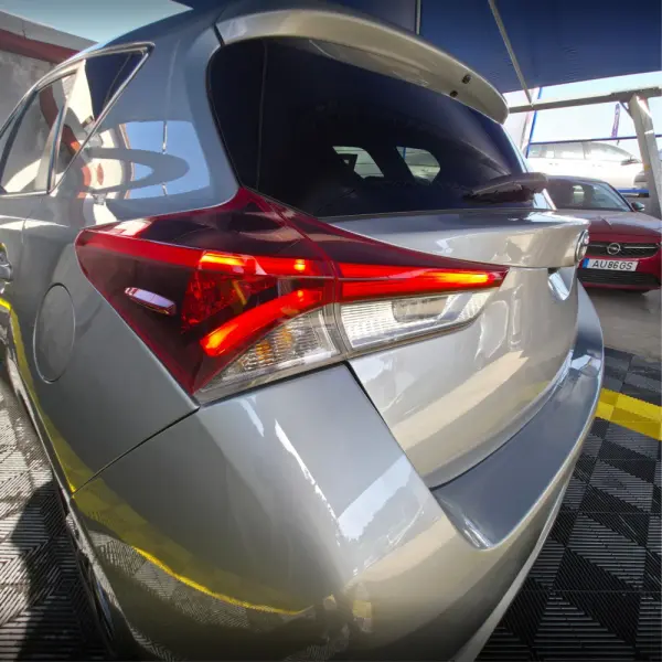 Toyota Auris 1.4 D-4D Com. +P.Sport+Navi 11