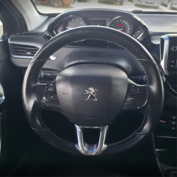 Peugeot 2008 1.2 PureTech Style 13