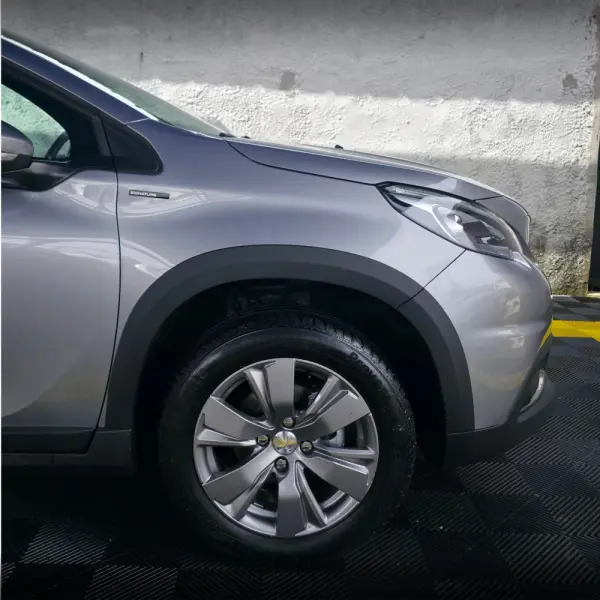 Peugeot 2008 1.2 PureTech Signature 12