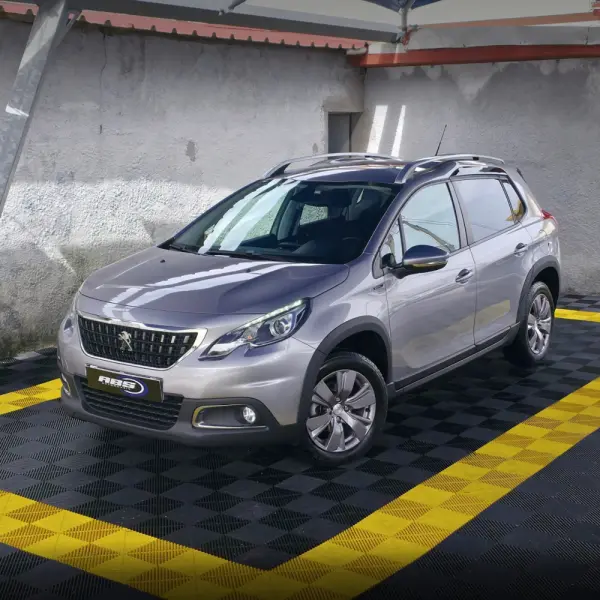 Peugeot 2008 1.2 PureTech Signature 1
