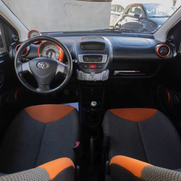 Toyota Aygo 1.0 Orange Edition 11