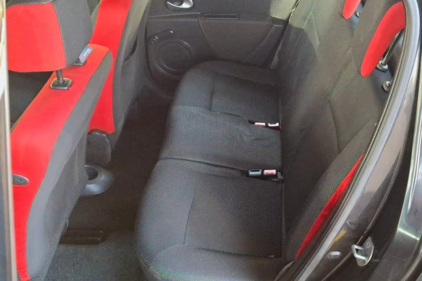 Renault Clio 1.5 dCi Rip Curl II 6