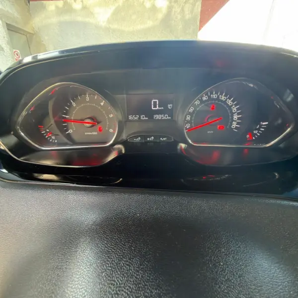 Peugeot 208 1.4 HDi Access 8