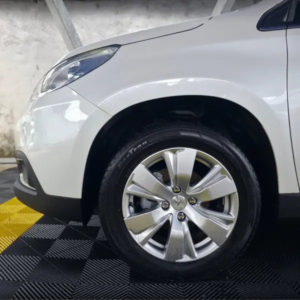 Peugeot 2008 1.2 PureTech Allure 13