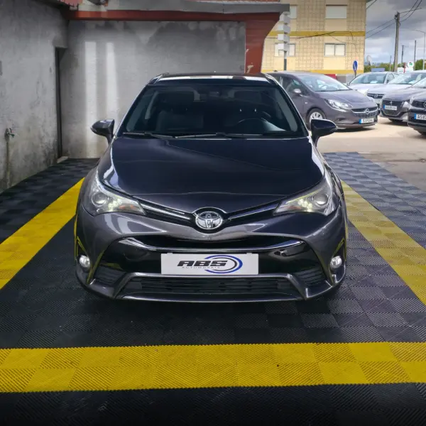 Toyota Avensis Touring Sports 1.6 D-4D Luxury+GPS 5
