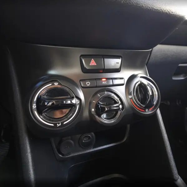 Peugeot 208 1.2 PureTech Signature 25