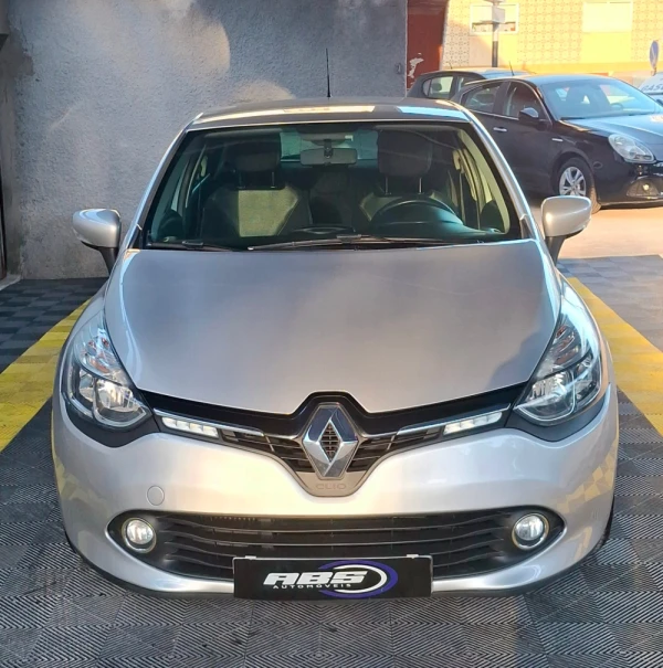 Renault Clio 1.5 dCi Dynamique S 8