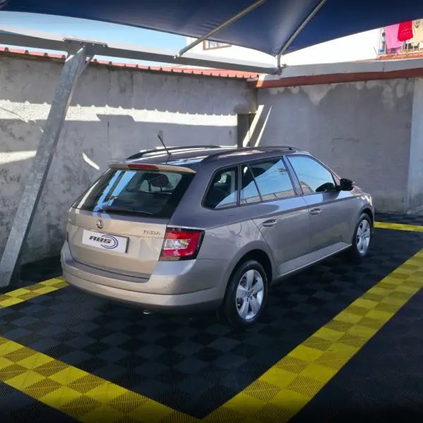 Skoda Fabia 1.0 Active Plus 2