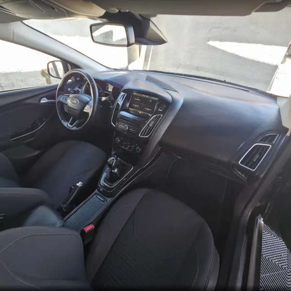 Ford Focus 1.5 TDCi Titanium 17