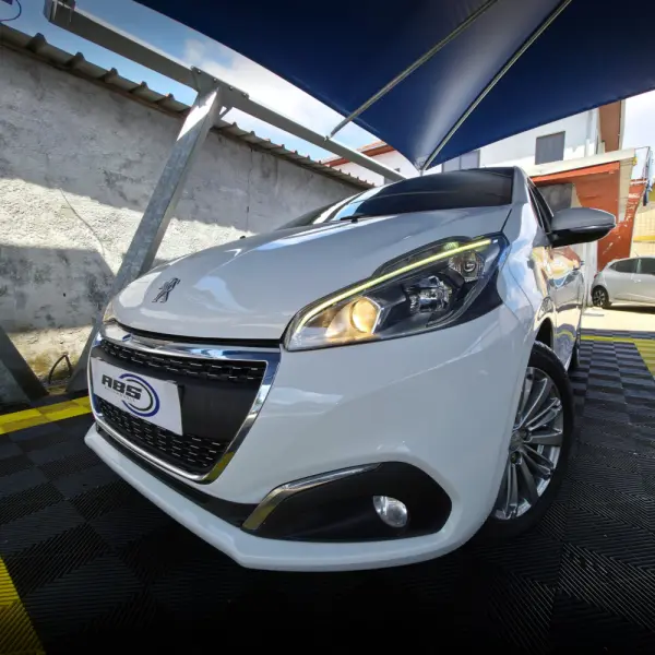 Peugeot 208 1.2 PureTech Signature 7