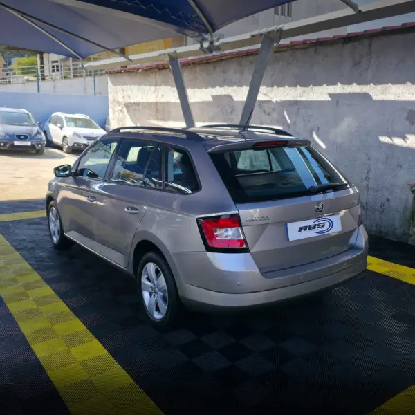 Skoda Fabia 1.0 Active Plus 4