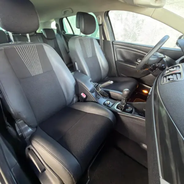 Renault Mégane 1.5 dCi Dynamique S 10