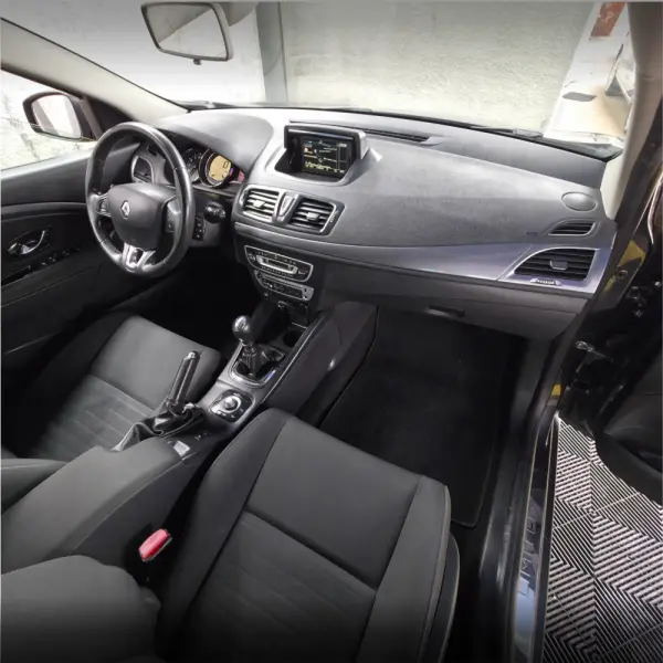 Renault Mégane Sport Tourer ENERGY TCe 115 Start & Stop Bose Edition 26