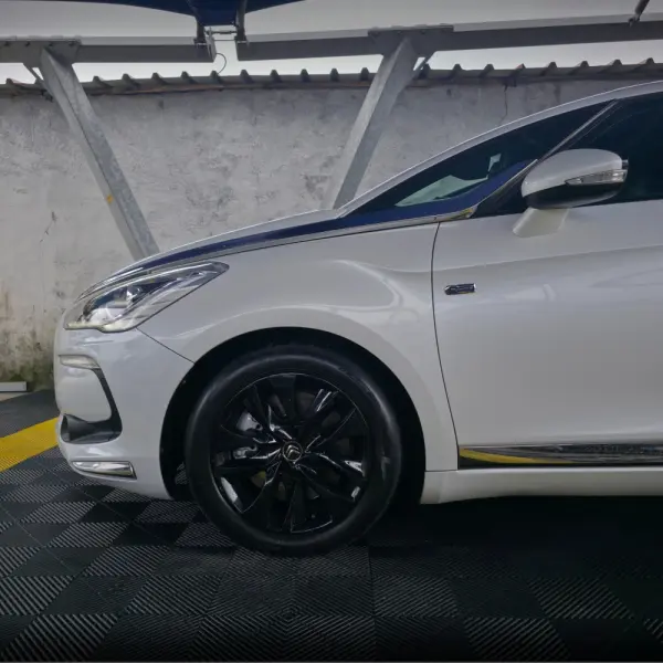 Citroen DS5 2.0 HDi Hybrid4 Sport Chic CMP6 9