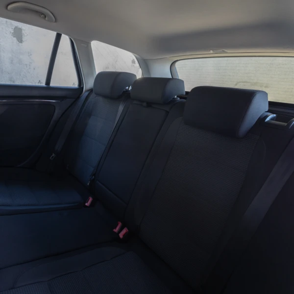 Volkswagen Golf 1.6 TDi Confortline 11