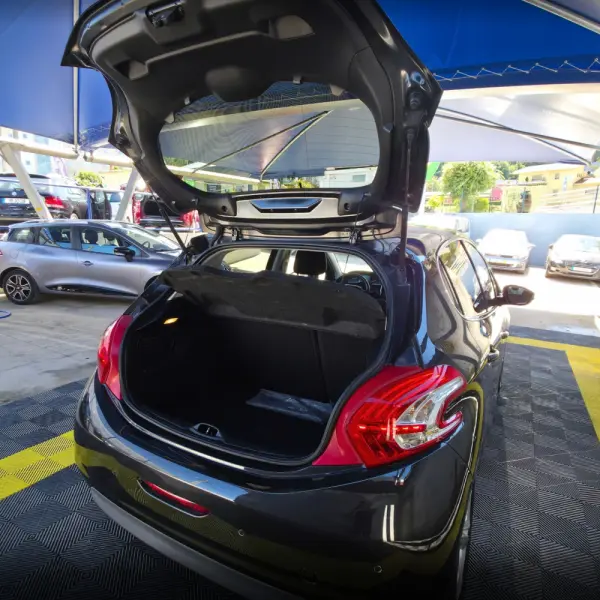Peugeot 208 1.4 VTi Access 21