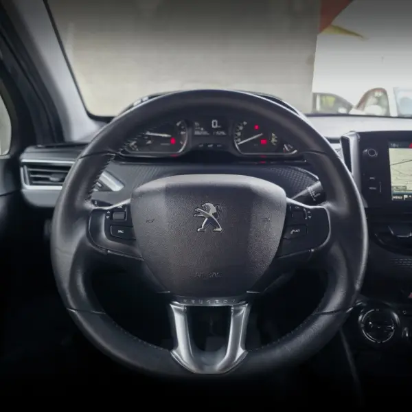 Peugeot 208 1.2 PureTech Style 9