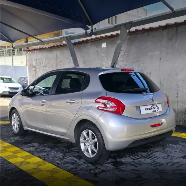 Peugeot 208 1.2 PureTech Active 5