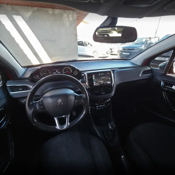 Peugeot 208 1.2 PureTech Style 19